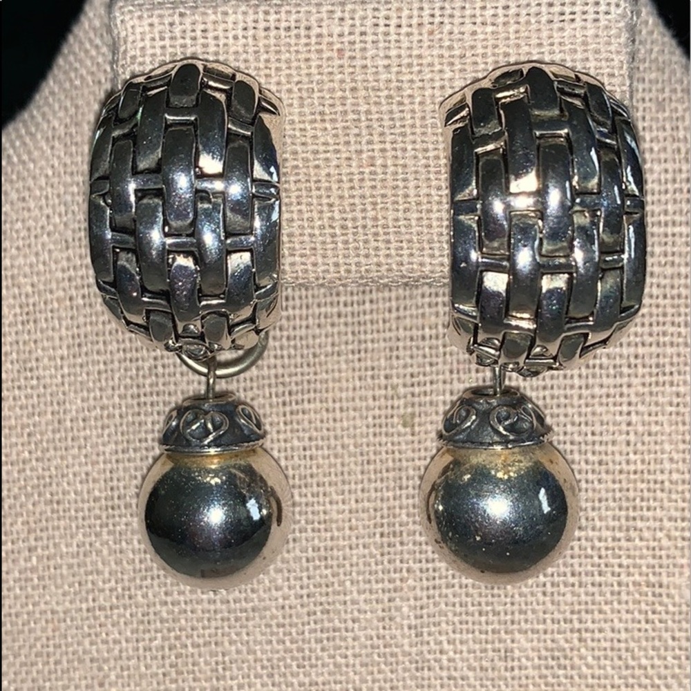 Silver color clips earrings beautiful. - Picture 3 of 8